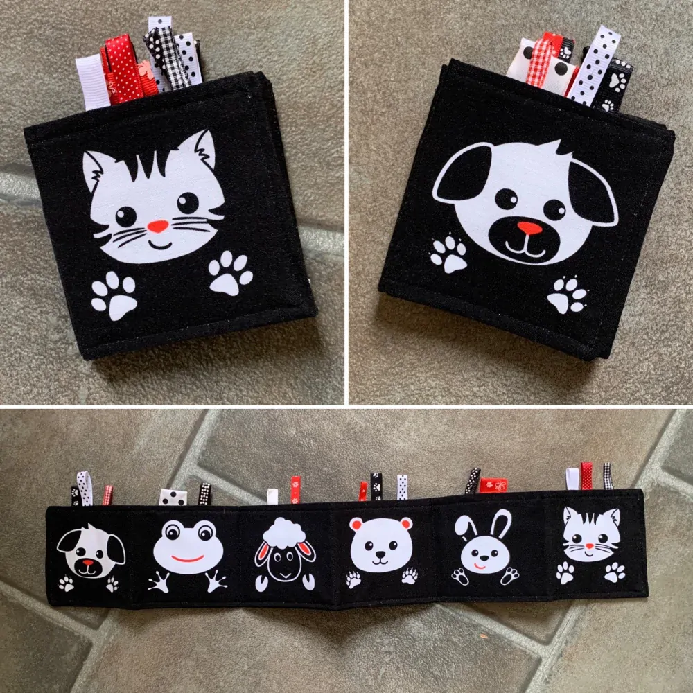 Leporelo do ručičky na bílém pozadí - Drobné vady 