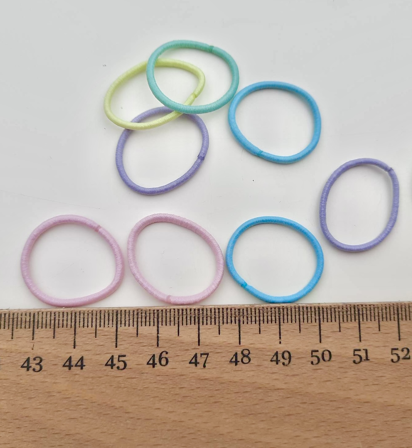 Gumičky dětské tenké pastelové 100ks