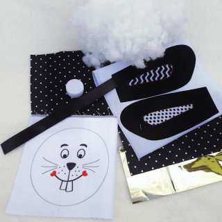 "Ušiju si bílého králíčka"