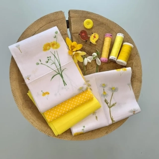 Ušiju si věnec Žlutá radost